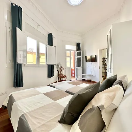 La Hoya Downtown Apartment *